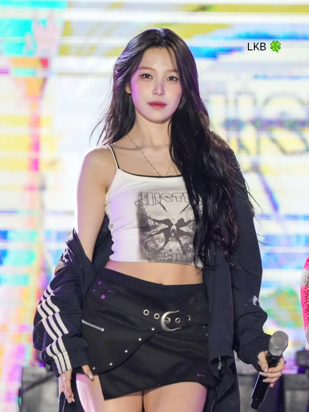 fromis_9 Jiheon picture 2 of 3
