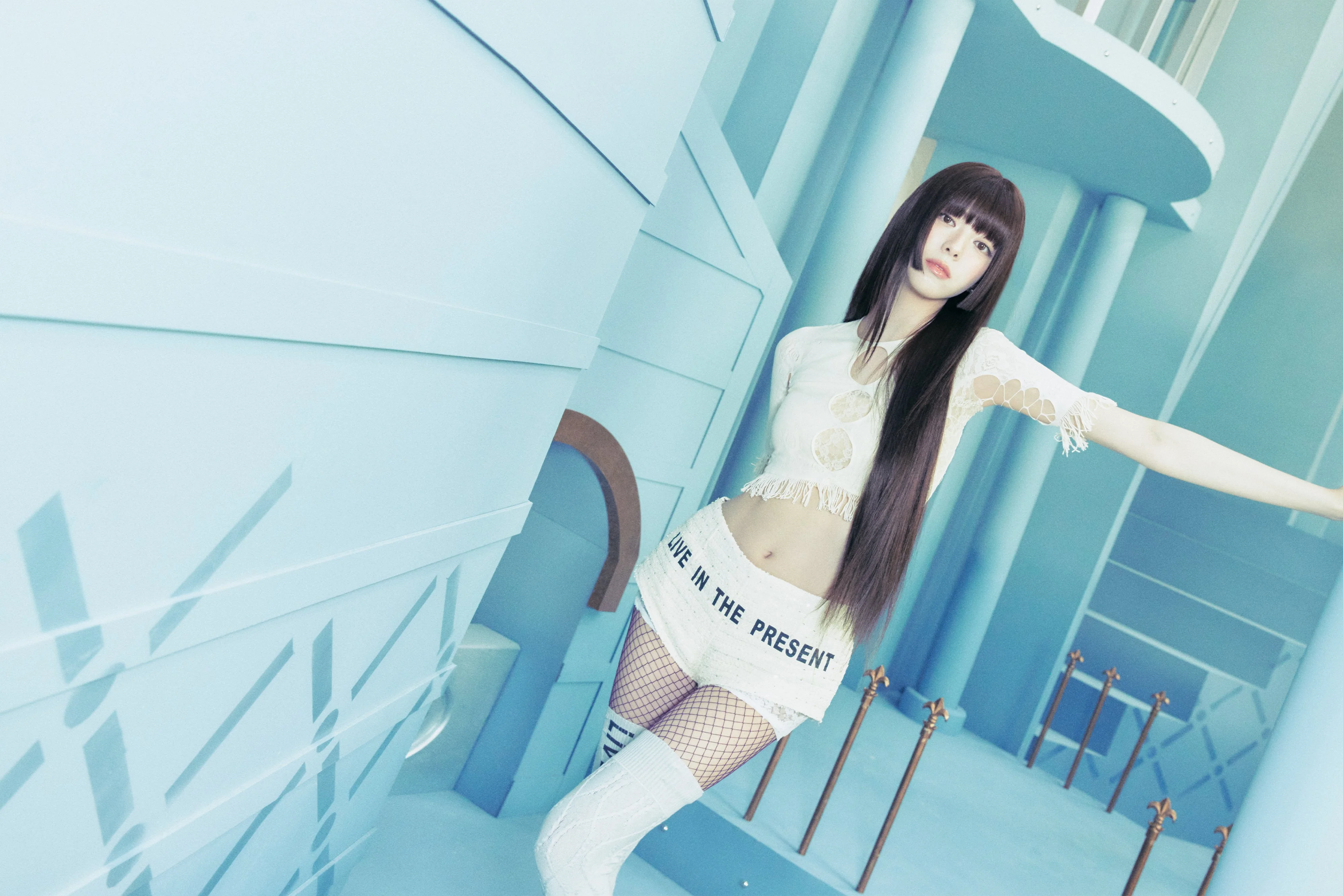 ITZY Yuna picture 2 of 4