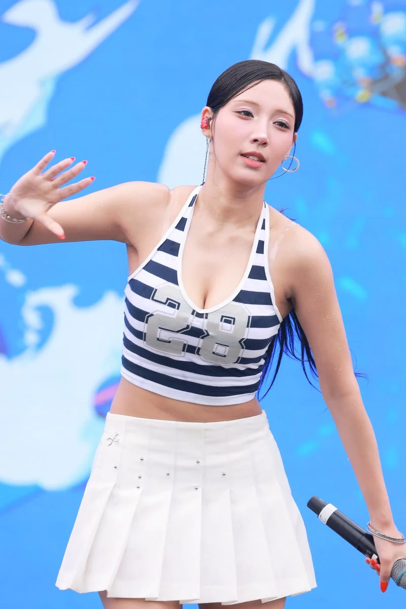 LIGHTSUM Chowon picture 2 of 3