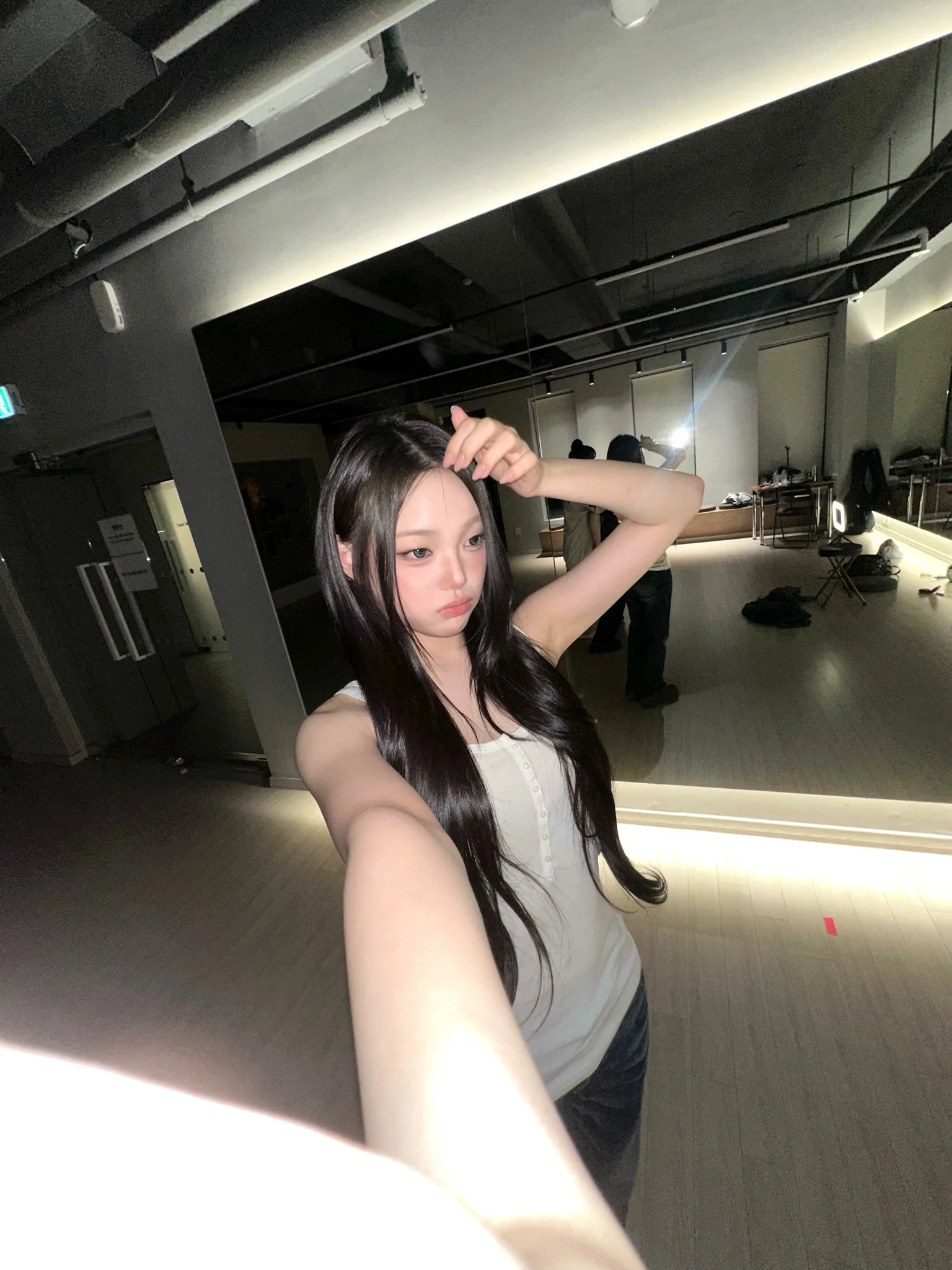 CLASSy Boeun picture 2 of 4
