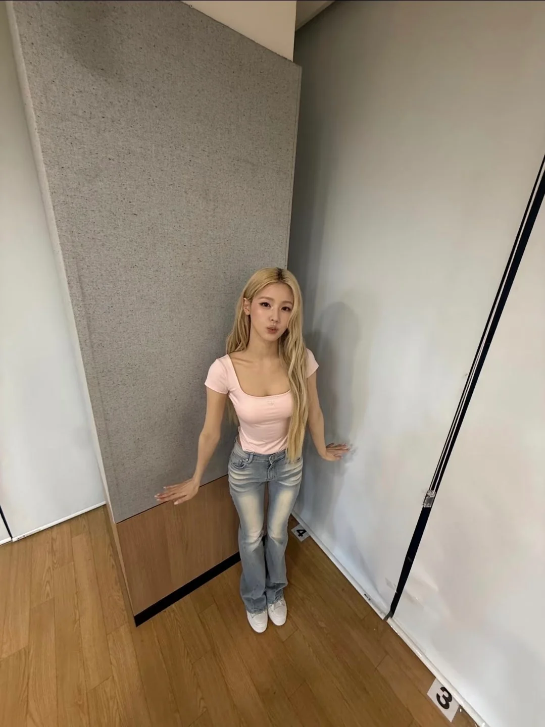 Miyeon picture 7 of 9