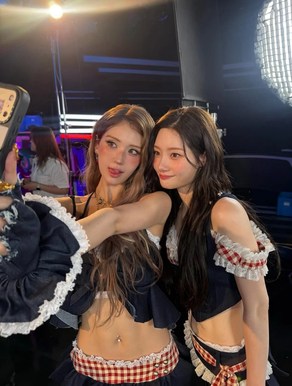 IOI Somi Chaeyeon picture 1 of 2