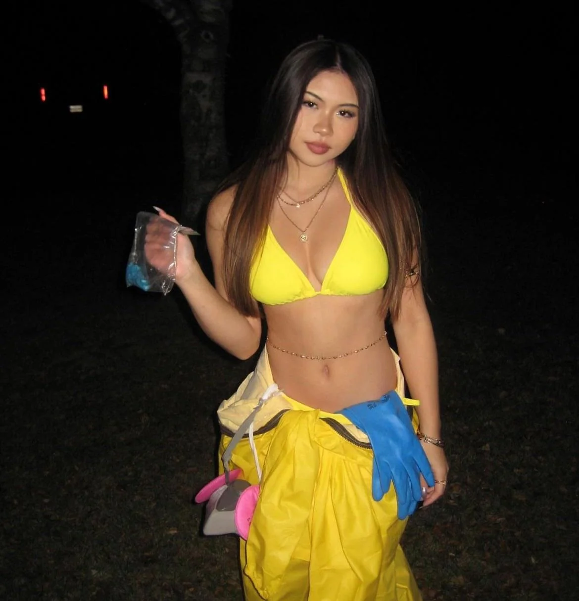 Smash or pass in her Halloween outfit? picture 2 of 3