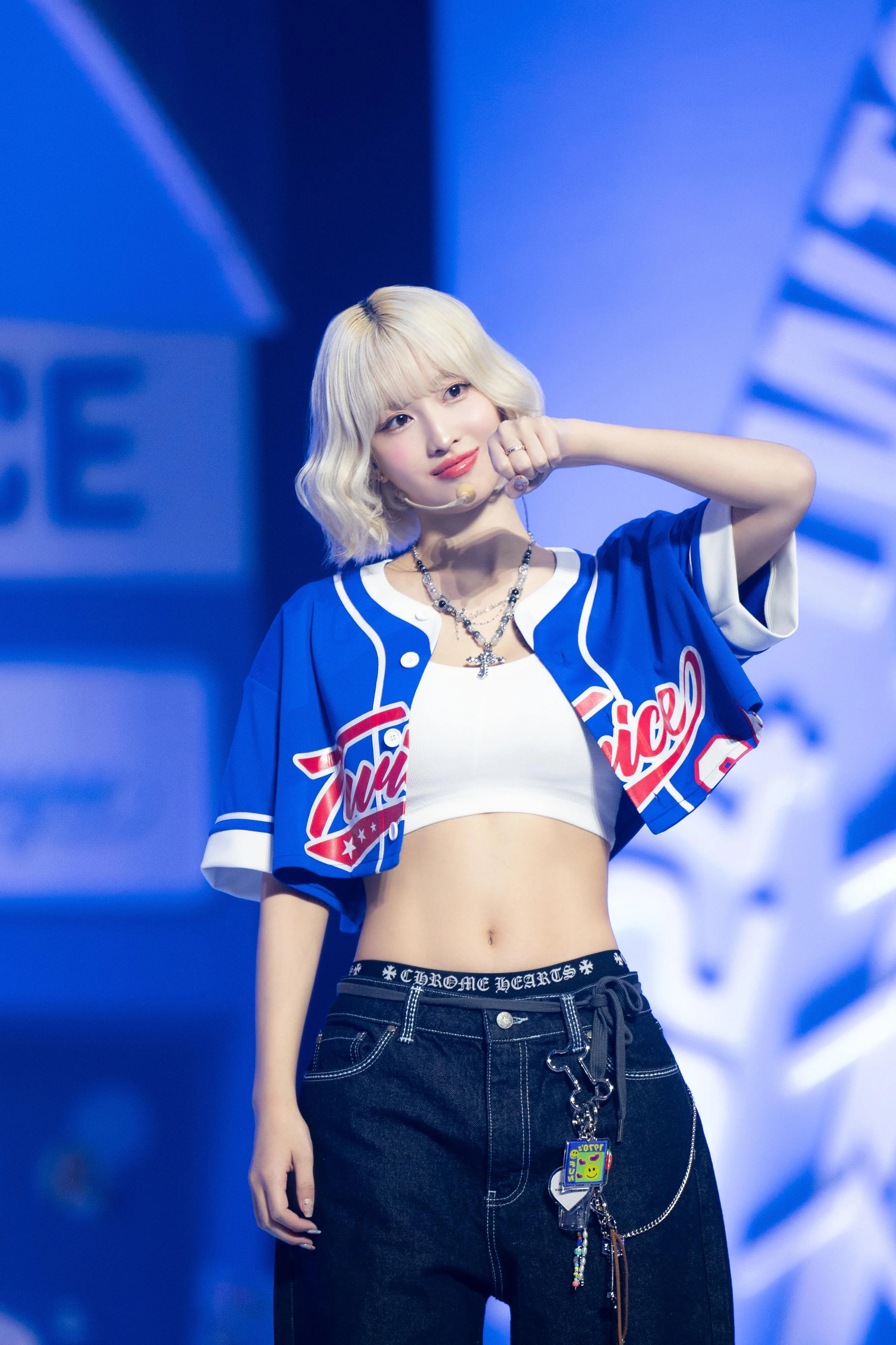 TWICE - Momo picture 1 of 2