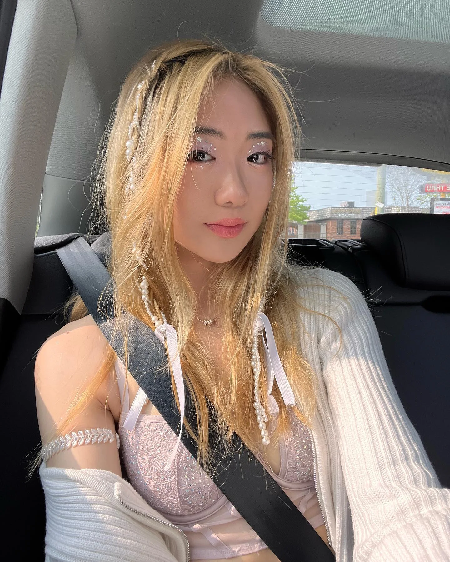 Asian blonde picture 6 of 6